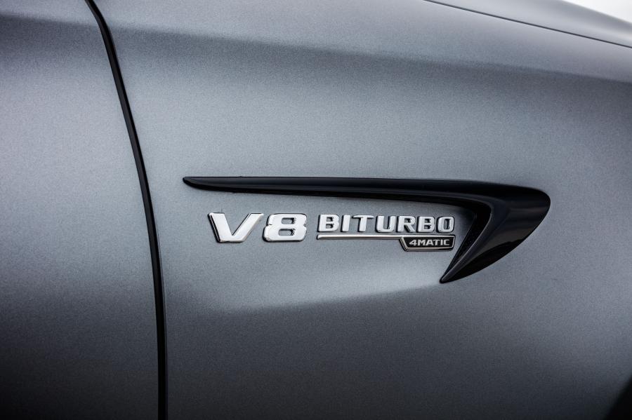 Логотип Mercedes-AMG E63 S 4Matic+ 2017 года  (UK) (фото 37 из 40)